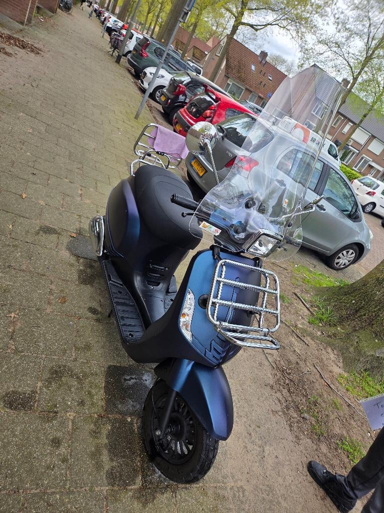 Scooter btc riva sport 49cc mat chameleon blauw kenteken, Ophalen, Zo goed als nieuw, Overige typen, Overige merken