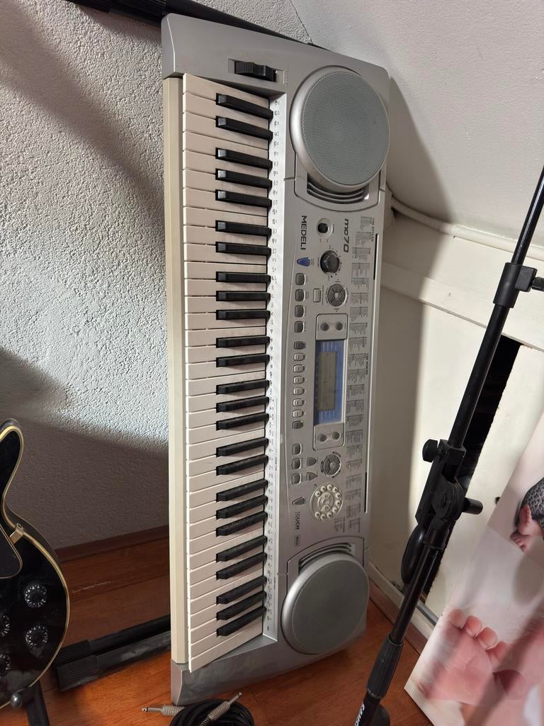 Medeli MC70 keyboard met standaard, Muziek en Instrumenten, Keyboards, Ophalen, Met standaard, Medeli, 61 toetsen