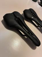 Pro Griffon zadel carbon 142 mm breed zgan 2 stuks/per stuk, Fietsen en Brommers, Fietsonderdelen, Ophalen of Verzenden, Zo goed als nieuw