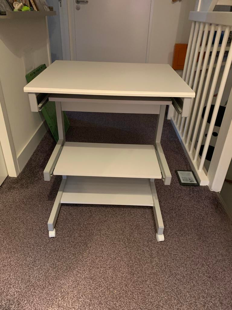 Laptop / computertafel, Ophalen, Overige materialen, Gebruikt, 70 tot 120 cm