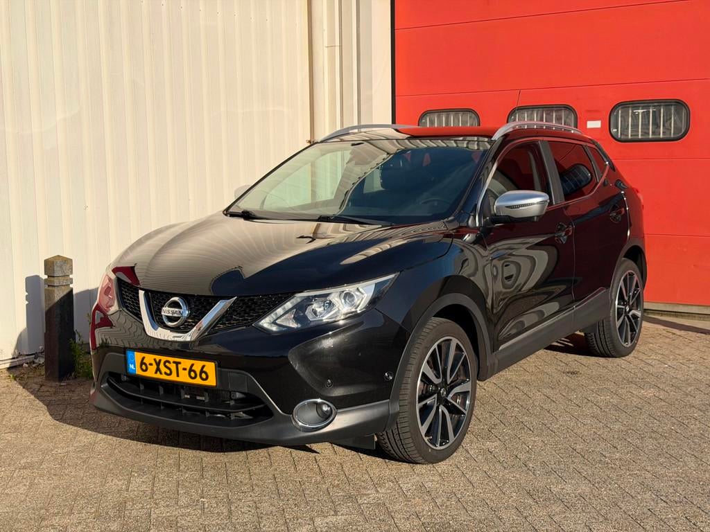 Nissan Qashqai 1.2 Tekna Automaat Airco 360 Camera Line Pano, Auto's, Euro 5, Gebruikt, 680 kg, 4 cilinders