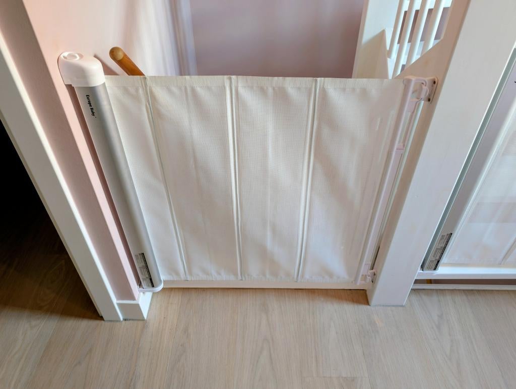 Europe Baby Twist Oprolbaar Traphekje Wit, Ophalen, 100 tot 115 cm, Zo goed als nieuw, Klemhekje