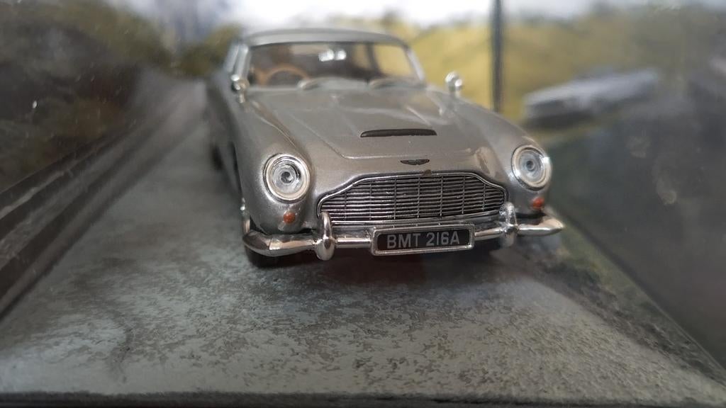 Aston Martin DB5 007 Goldfinger 1:43 James Bond Pol, Hobby en Vrije tijd, Modelauto's | 1:43, Overige merken, Auto, Verzenden