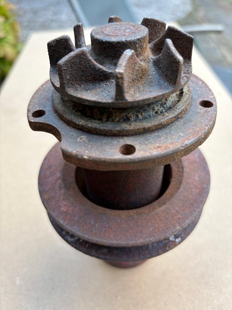 Koelwaterpomp Mercedes dieselmotor voor model 170D / 170S-D, Ophalen of Verzenden, Gebruikt, Mercedes-Benz