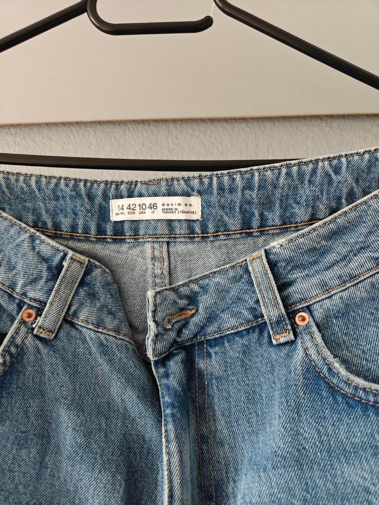 Twee blauwe spijkerbroeken met gaten, Kleding | Dames, Spijkerbroeken en Jeans, Ophalen of Verzenden