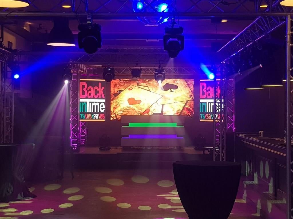 SGM led scherm P7.6 Indoor 5x3m compleet 60 panelen, Ophalen, Gebruikt, LED, SGM