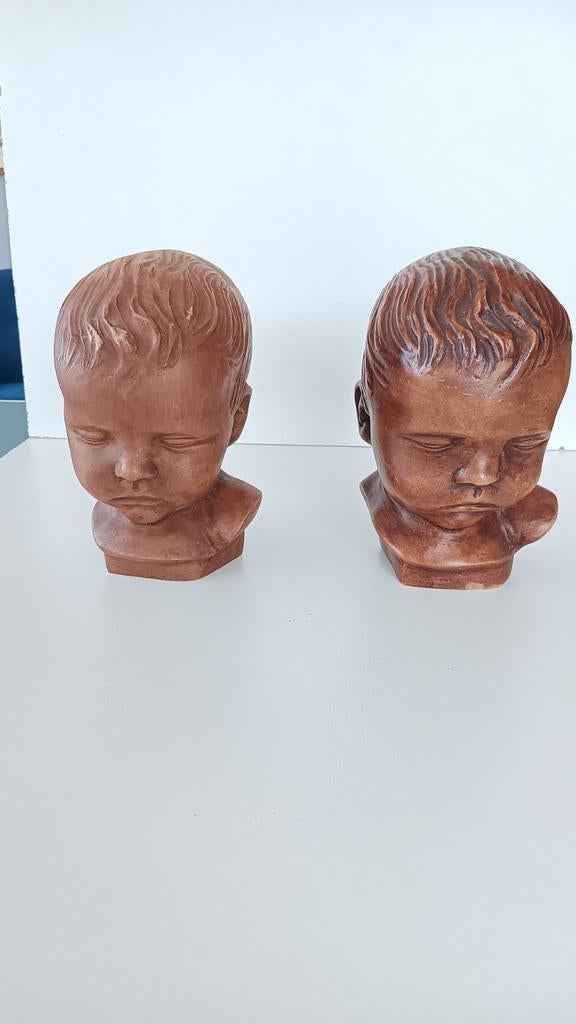 2 Beelden kinderhoofd, beide hetzelfde., Antiek en Kunst, Kunst | Beelden en Houtsnijwerken, Beeld, Overige onderwerpen, 20 - 50 cm