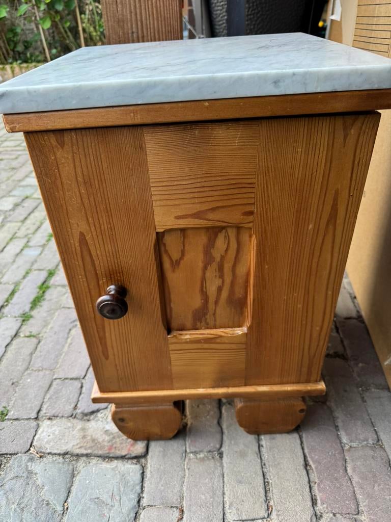 Kastje met natuurstenen blad, Huis en Inrichting, Slaapkamer | Nachtkastjes, Ophalen of Verzenden, Zo goed als nieuw, Minder dan 45 cm