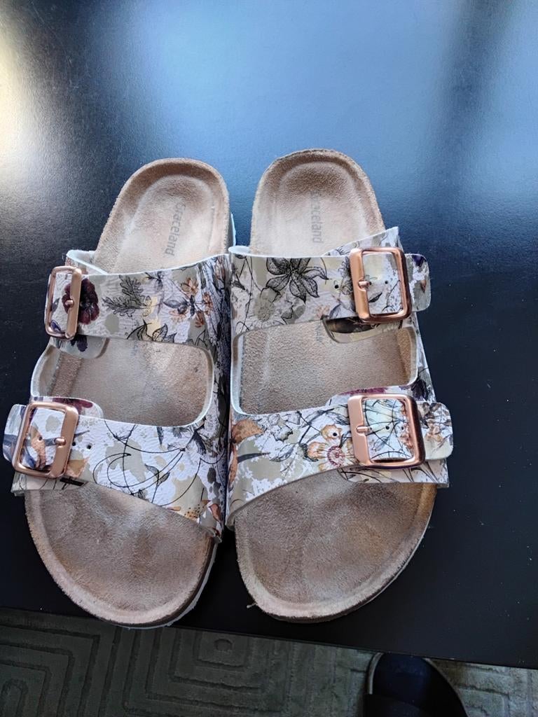 SLIPPERS MET VOETBED MAAT 38, Kleding | Dames, Schoenen, Ophalen of Verzenden, Nieuw, Overige typen