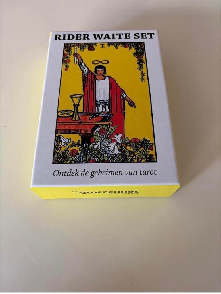 Rider Waite Tarot Set: Ontdek de geheimen van tarot, Verzamelen, Speelkaarten, Jokers en Kwartetten, Ophalen of Verzenden, Zo goed als nieuw