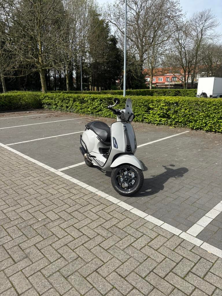Vespa sprint 2018 full option, Fietsen en Brommers, Scooters | Vespa, Ophalen, Zo goed als nieuw, Benzine, 50 cc