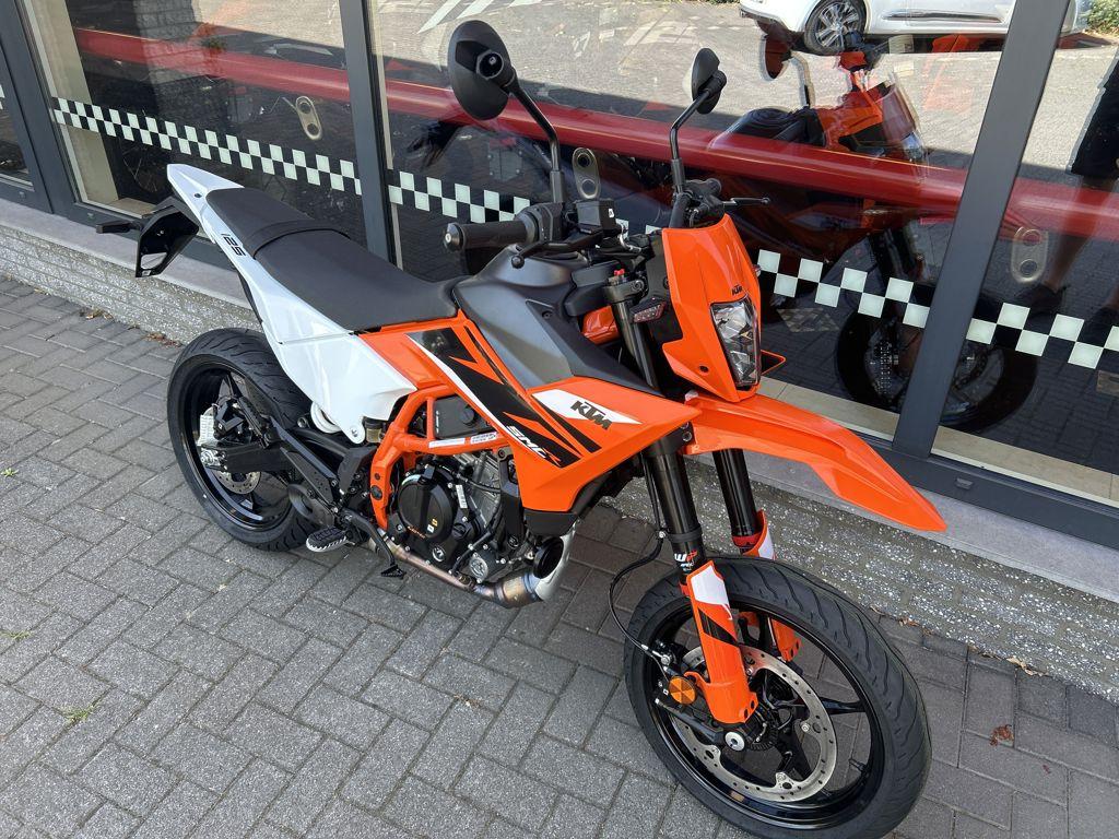 KTM 125 SMC R 2025, Motoren, Bedrijf, SuperMoto