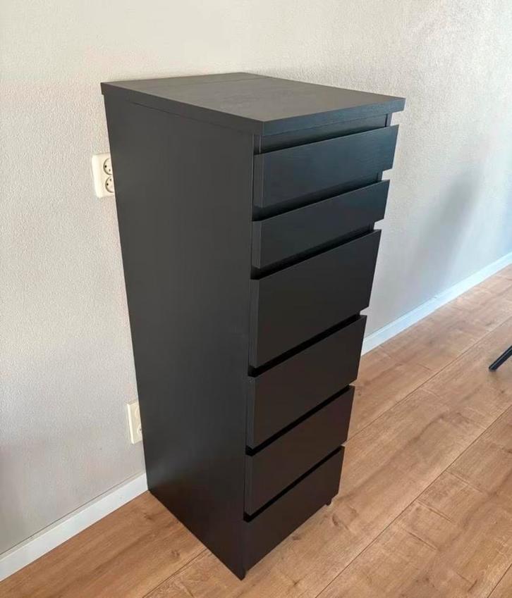 IKEA MALM Ladekast Zwartbruin met Spiegel, Huis en Inrichting, Kasten | Ladekasten, Gebruikt, 100 tot 150 cm, Minder dan 50 cm