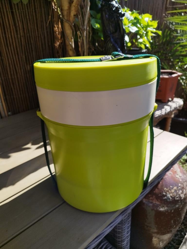 Vintage picknick box met borden bestek bekers en schalen, Ophalen of Verzenden