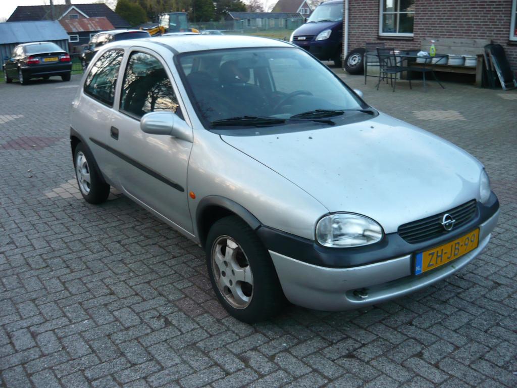 Opel Corsa 1.2i-16V Strada Cool, Auto's, Gebruikt, 31 €/maand, Origineel Nederlands, Bedrijf