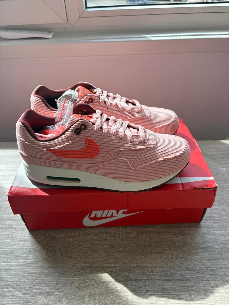 Nike Air Max 1 Corduroy Coral Stardust | EU 41, Overige kleuren, Nieuw, Ophalen of Verzenden, Sneakers of Gympen