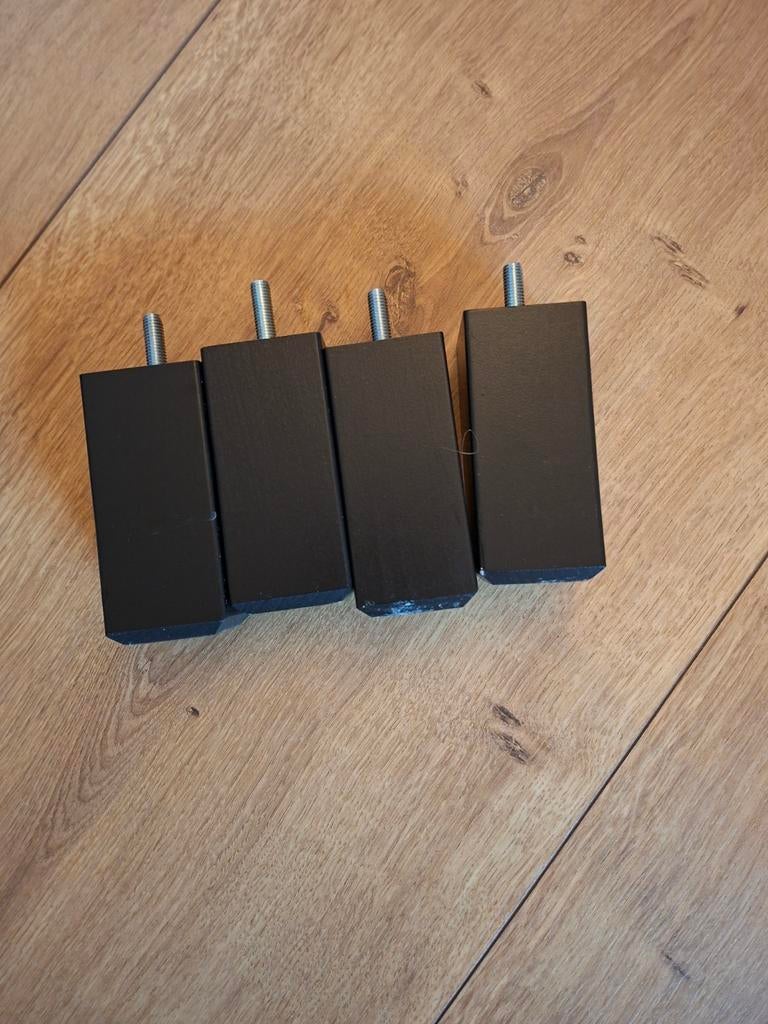 4 poten voor IKEA kast - Zwart, gebruikt, Ophalen of Verzenden