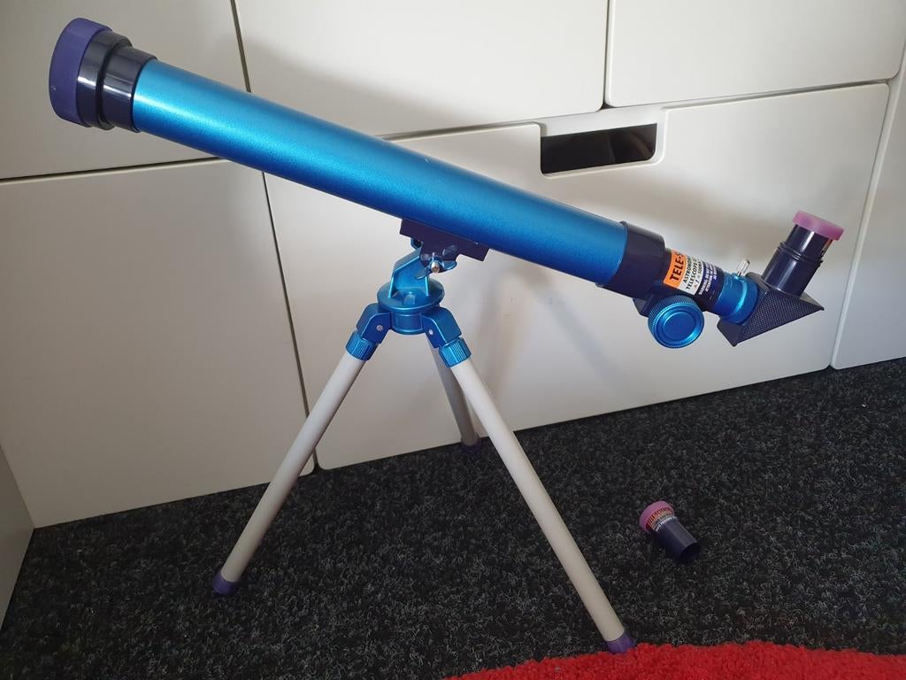 Leuke speelgoed telescoop voor jonge ontdekkingsreizigers, Gebruikt, Lenzentelescoop (refractor), Met statief, Ophalen of Verzenden
