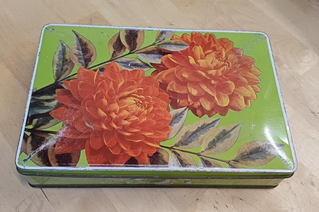 Vintage koekblik Patria Biscuits met Dalia's, Ophalen of Verzenden