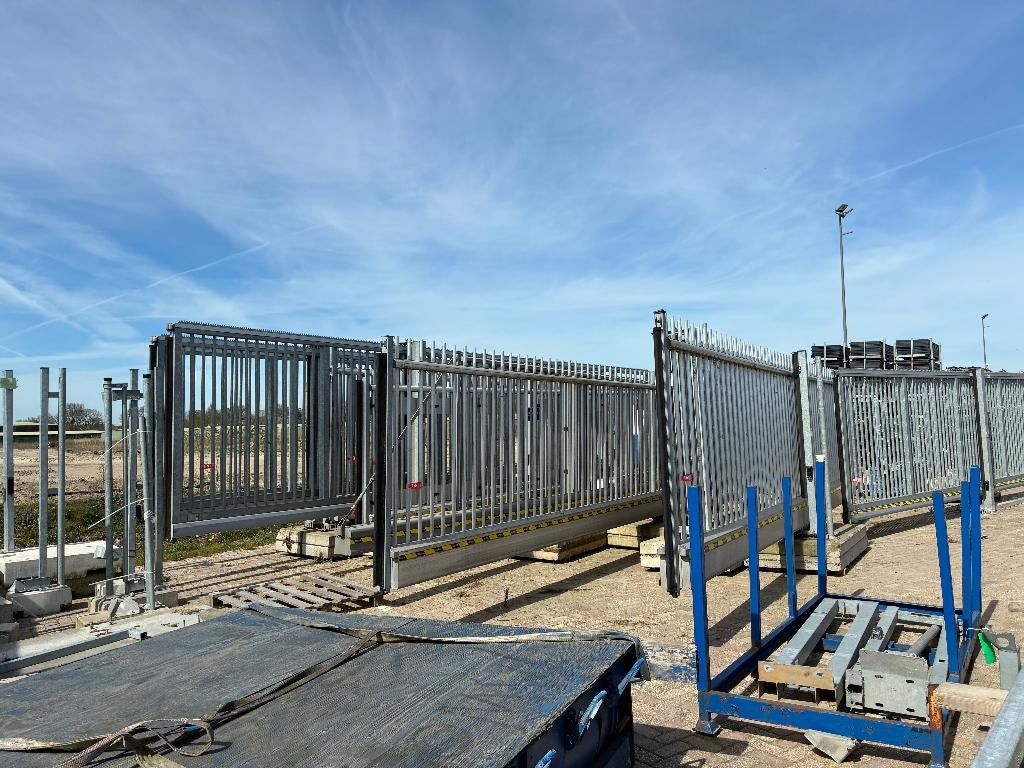 Electrische schuifpoorten 12 stuk, Ophalen, Gebruikt, IJzer, Overige typen