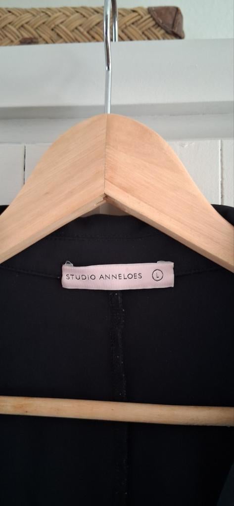 Studio Anneloes Zwart Colbertje Travelstof Maat L, Studio Anneloes, Zwart, Maat 42/44 (L), Ophalen of Verzenden