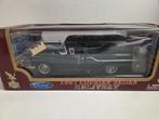 Road Legends Ford Courier Sedan 1957 1:18, Hobby en Vrije tijd, Modelauto's | 1:18, Overige merken, ., Ophalen of Verzenden, Zo goed als nieuw