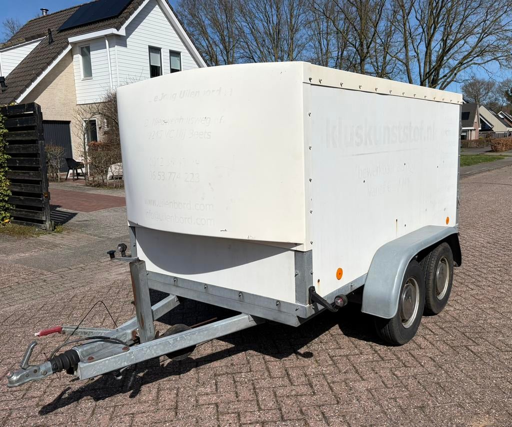 Gesloten dichte aanhanger tandemas geremd 750kg, Auto diversen, Aanhangers en Bagagewagens, Ophalen, Zo goed als nieuw
