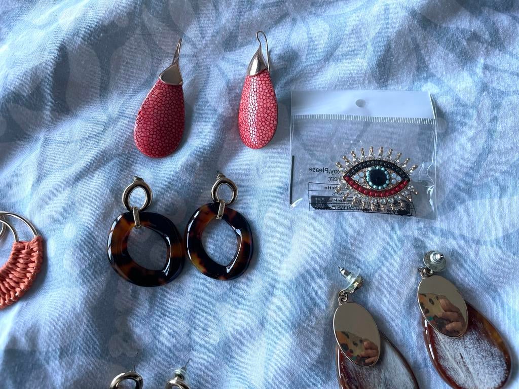 Diverse Oorbellen: Barong Barong, Bijenkorf, Bijoux Brigitte, Sieraden, Tassen en Uiterlijk, Overige materialen, Overige kleuren