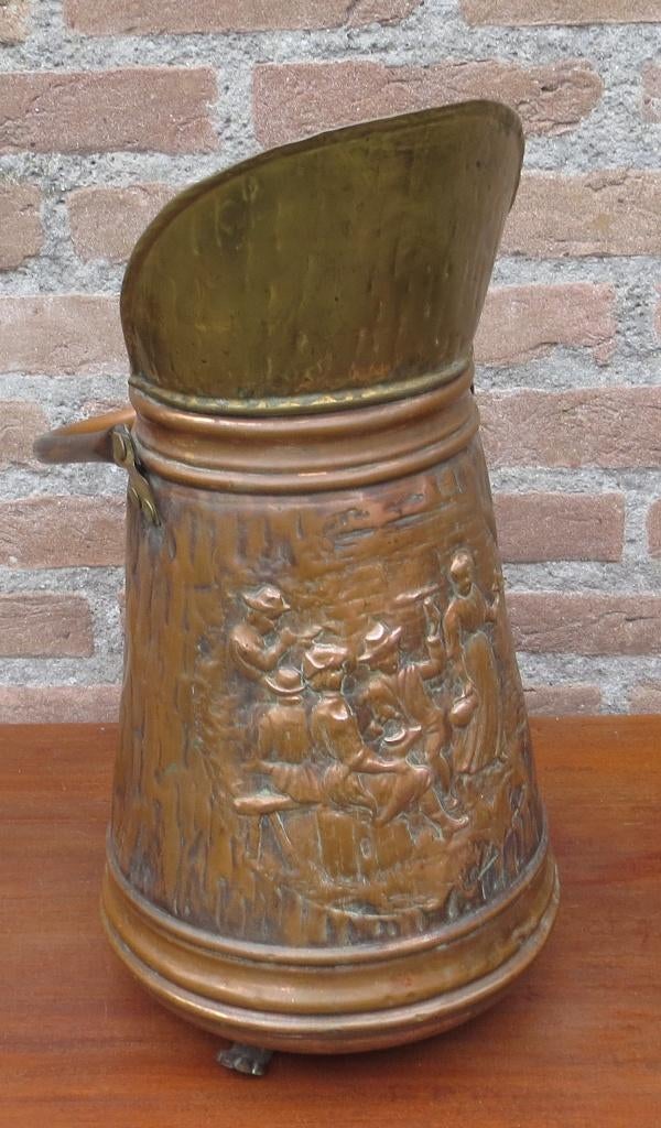 Koperen kolenkit met oud hollandse figuren er op prima staat, Antiek en Kunst, Antiek | Koper en Brons, Ophalen of Verzenden, Koper