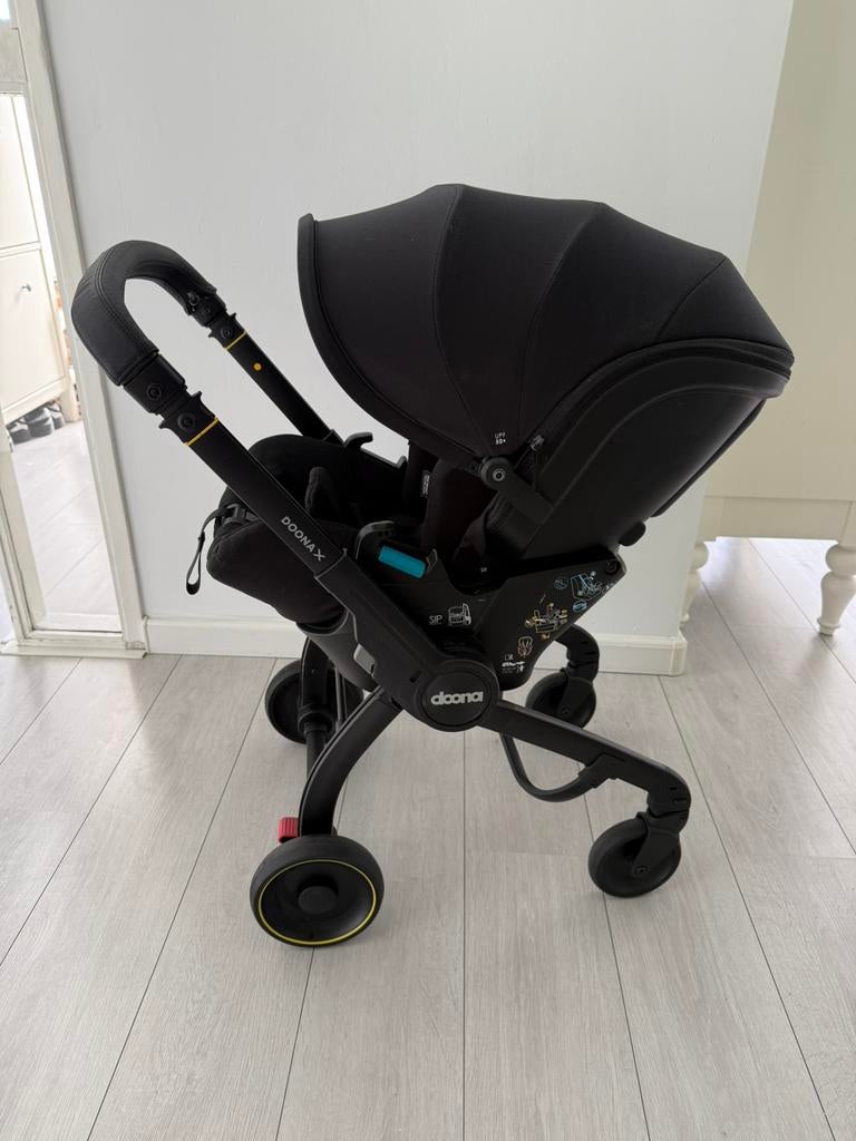 Doona X autostoel en kinderwagen in één, Ophalen, Zo goed als nieuw