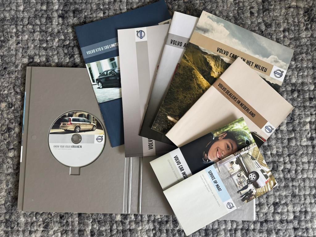 Volvo V70 / XC70 documenten boekjes, Auto diversen, Handleidingen en Instructieboekjes, Ophalen of Verzenden