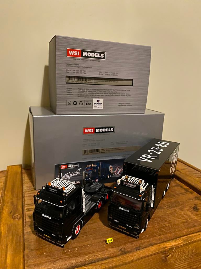 WSI set Truckstyling Lunteren, Hobby en Vrije tijd, Modelauto's | 1:50, Ophalen of Verzenden, Zo goed als nieuw, Bus of Vrachtwagen