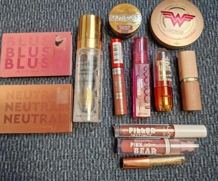 Make-up pakket set: lipgloss, lipstick, oogschaduw, blush, Overige kleuren, Gehele gezicht, Nieuw, Ophalen of Verzenden