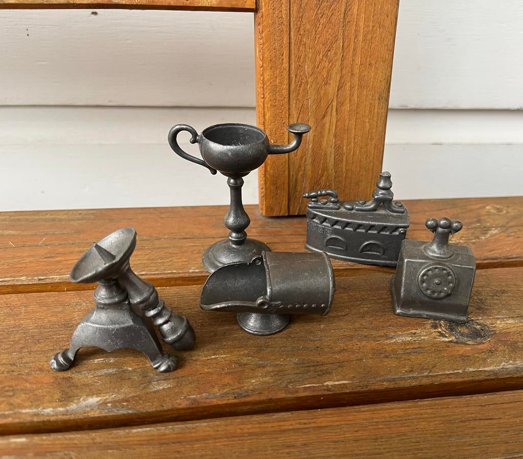 5x tinnen poppenhuis miniaturen | letterbak beeldjes, Antiek en Kunst, Antiek | Tin, Ophalen of Verzenden