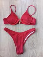 Bikini mt S van donkerrode gestreepte stof, Kleding | Dames, Badmode en Zwemkleding, Ophalen of Verzenden, Zo goed als nieuw, Bikini