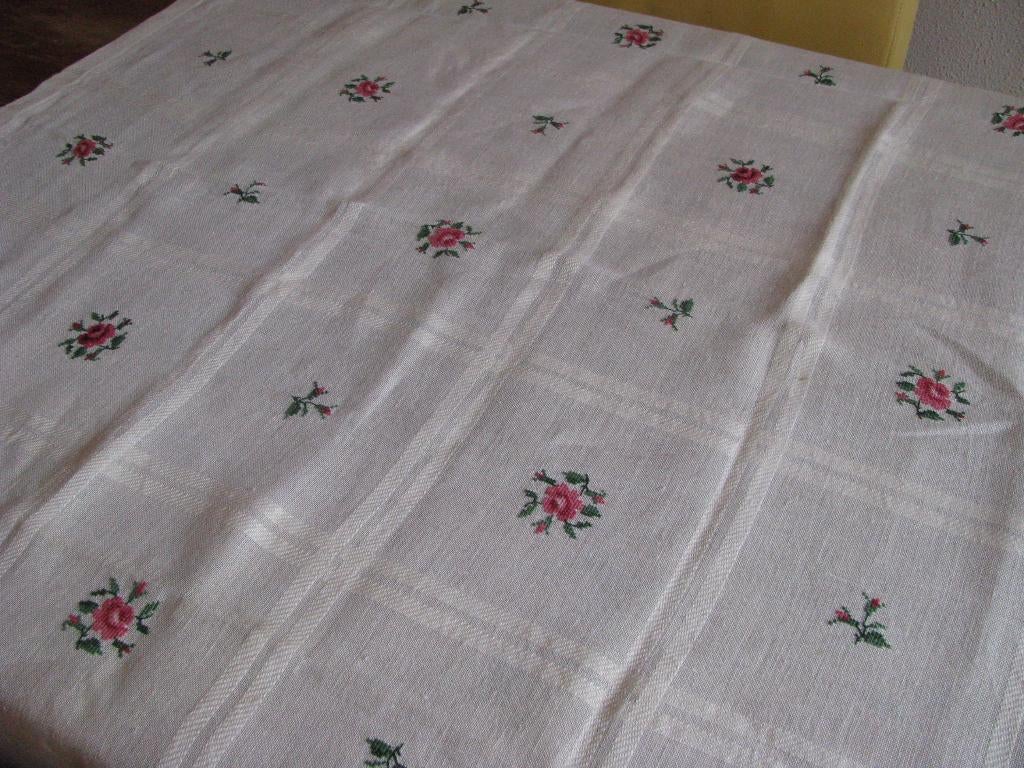 Geborduurd tafelkleed met rozen & servetten, Verzenden