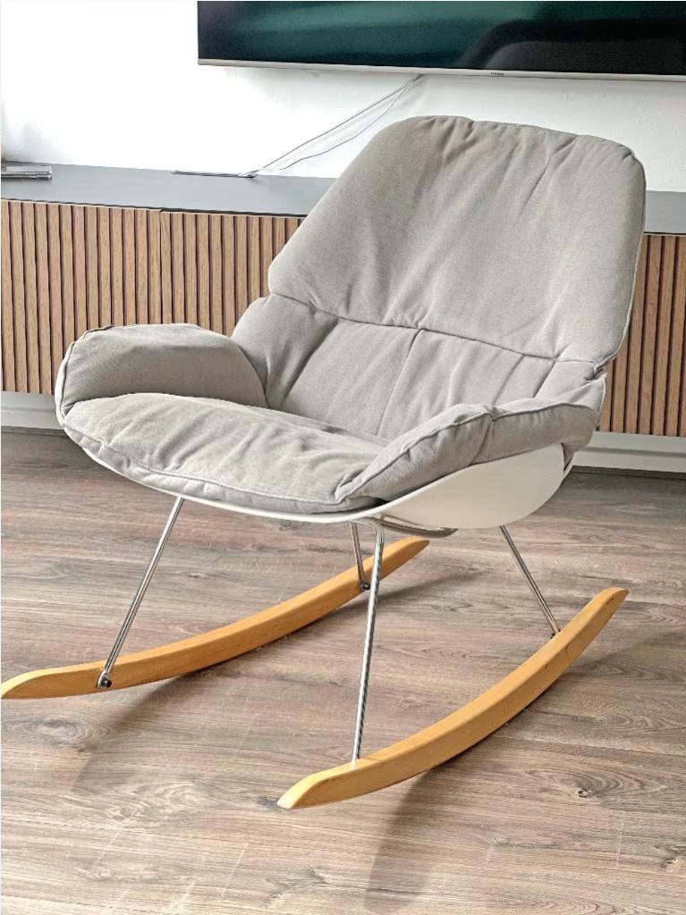 Design schommelstoel Zuiver / Dutchbone, Huis en Inrichting, Fauteuils, Ophalen, Gebruikt, Hout, 50 tot 75 cm