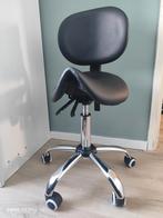 Zwarte ergonomische zadelkruk met rugleuning, Ophalen