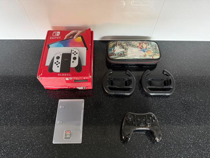 Nintendo Switch OLED | Compleet | Spellen | Accessoires, Spelcomputers en Games, Spelcomputers | Nintendo Switch, Zo goed als nieuw