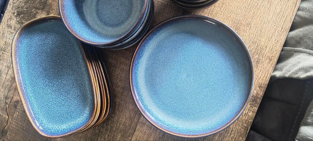 Servies set blauw - borden en kommen, Ophalen of Verzenden, Zo goed als nieuw, Overige stijlen, Bord(en)