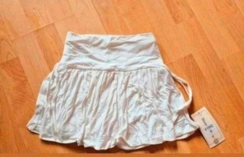 Nieuw off white rokje met broekje - XS/S, Kleding | Dames, Rokken, Wit, Nieuw, Ophalen of Verzenden, Maat 36 (S)