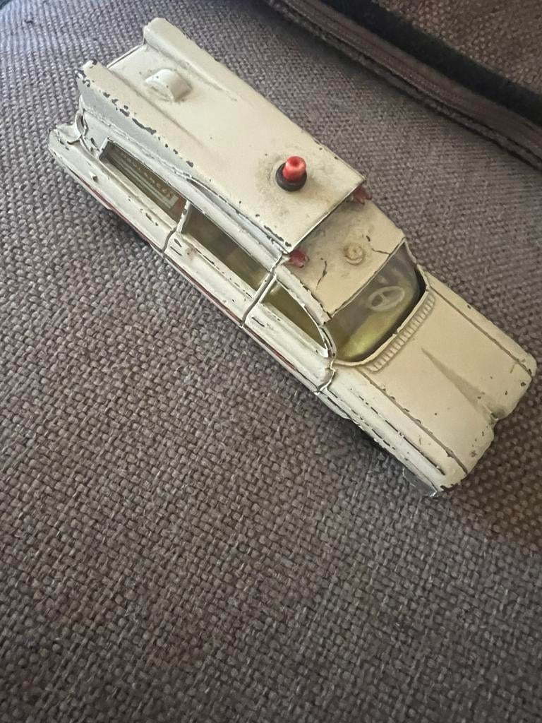 dinky toys superior criterion ambulance model263 uot 1965?, Ophalen of Verzenden, Zo goed als nieuw, Auto