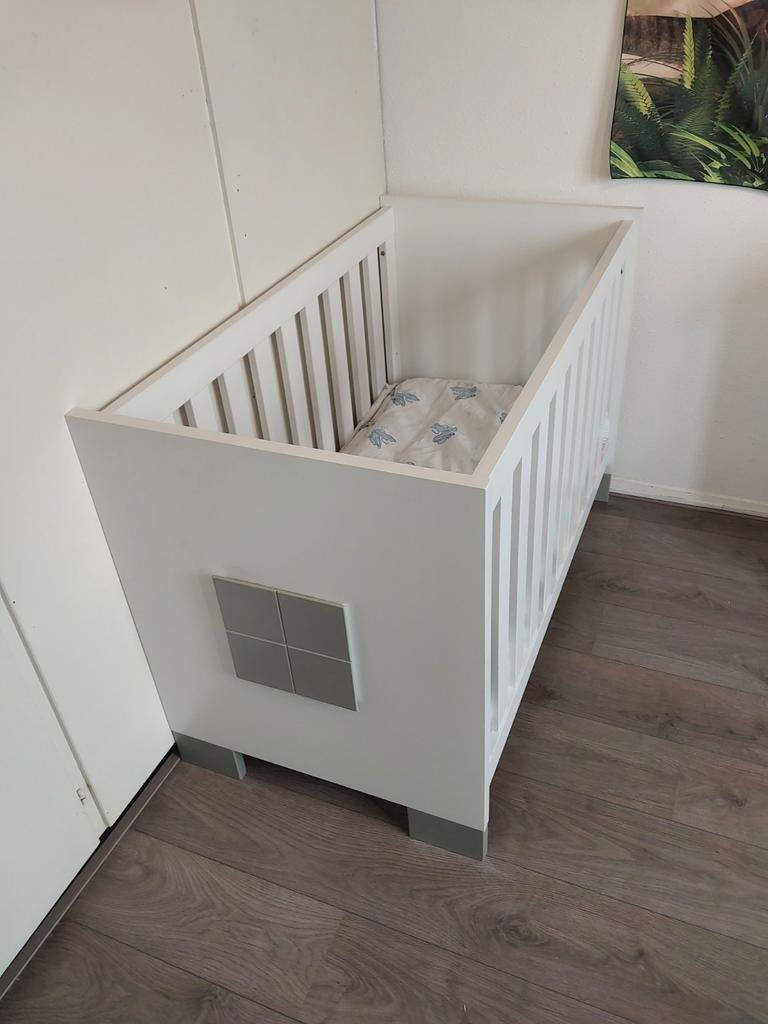 Ledikant 125x68x85cm met verstelbare bodem, Ophalen