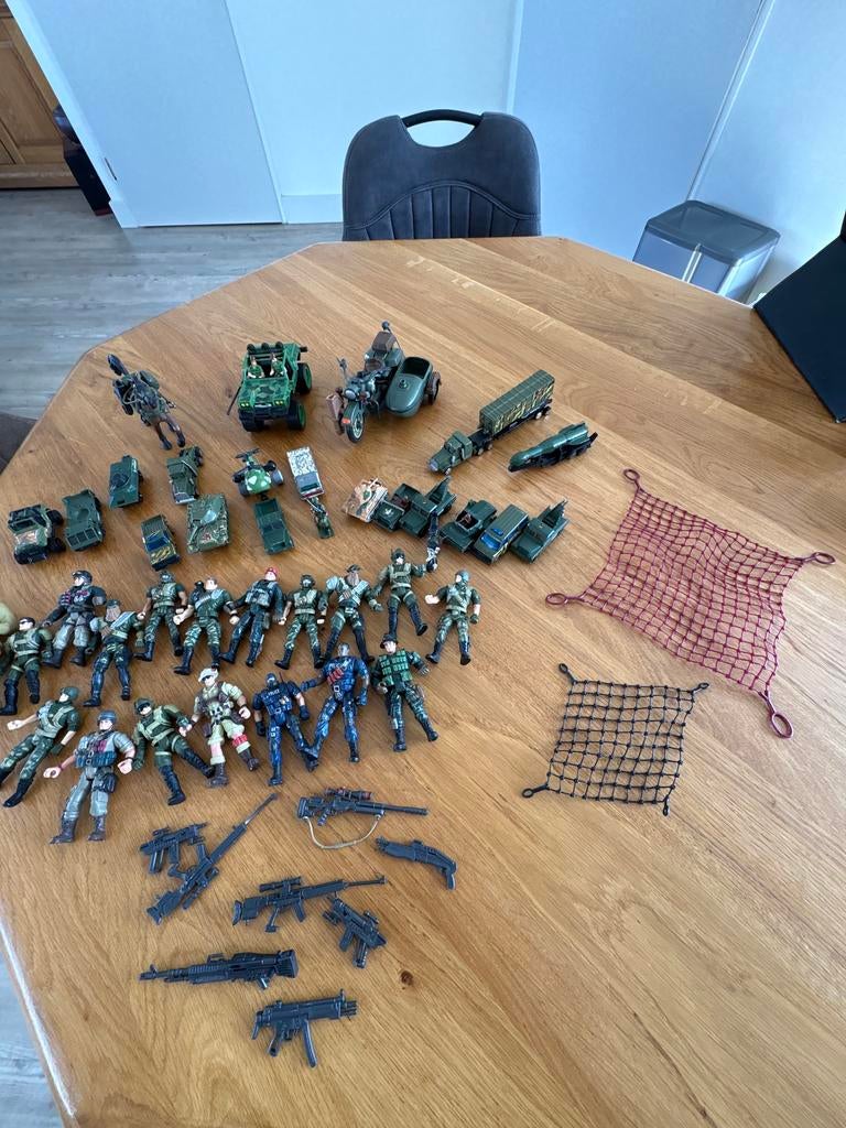 Partij militaire actiefiguren chap Mei soldier force, Kinderen en Baby's, Speelgoed | Actiefiguren, Zo goed als nieuw, Ophalen of Verzenden
