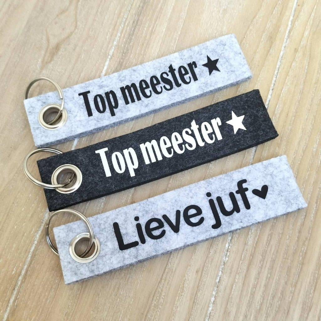 32 vilten sleutelhangers, Ophalen of Verzenden