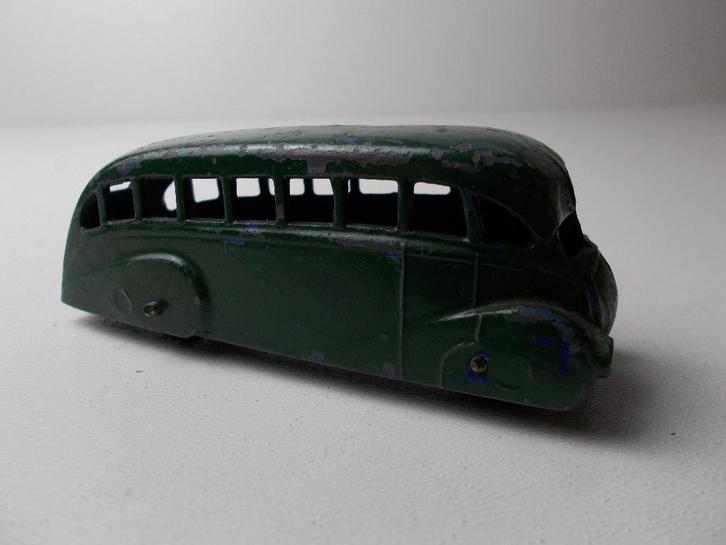 1947 Dinky Toys 29B STREAMLINED BUS (Repainted.), Hobby en Vrije tijd, Modelauto's | 1:43, Gebruikt, Bus of Vrachtwagen, Dinky Toys