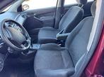 Ford Focus Wagon 1.6-16V Ghia, '01 aut., airco, trekhaak, ja, Auto's, 101 pk, Gebruikt, Zwart, 4 cilinders