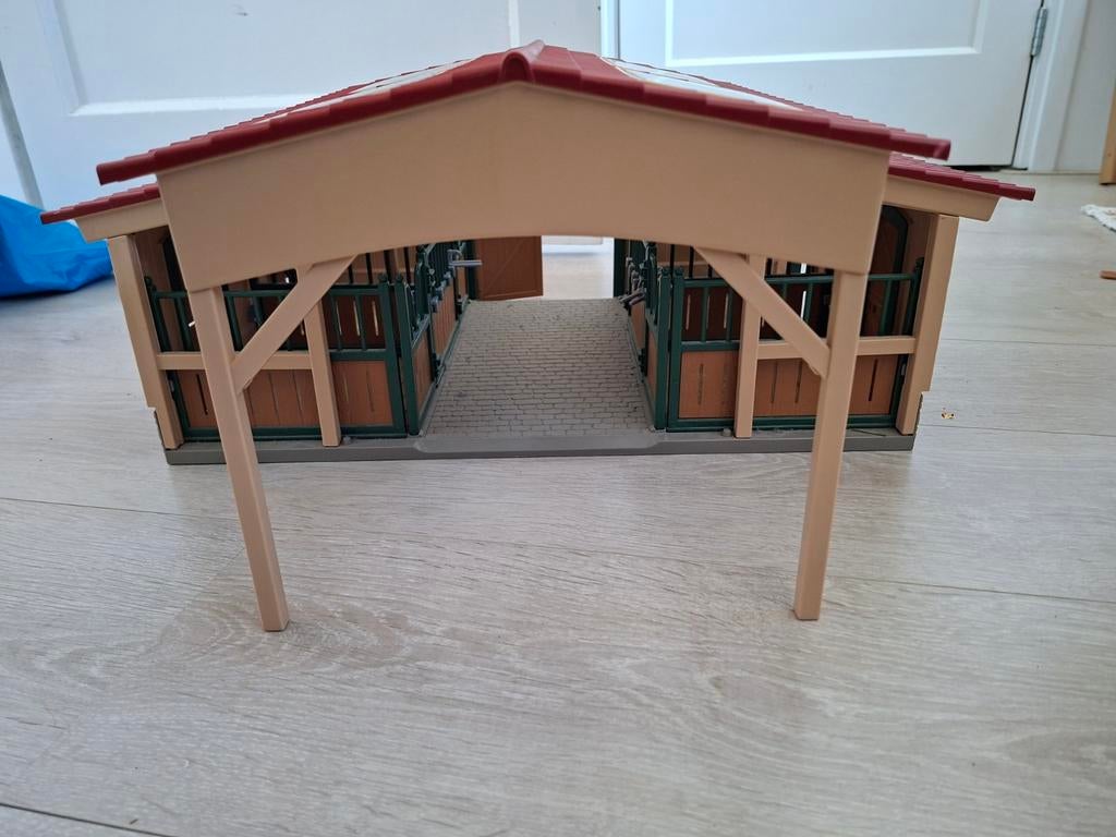 Schleich stal met klein defect, maar staat stabiel, Ophalen, Gebruikt, Jongen of Meisje