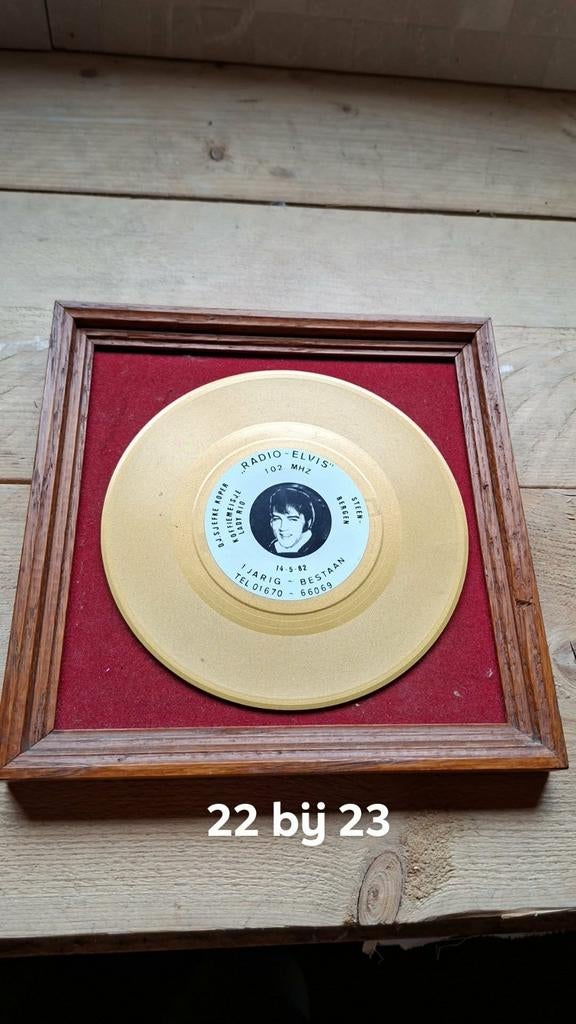 Ingelijste nep  Gouden Plaat "Radio Elvis" 102 MHZ, Ophalen of Verzenden, Gebruikt, Overige formaten