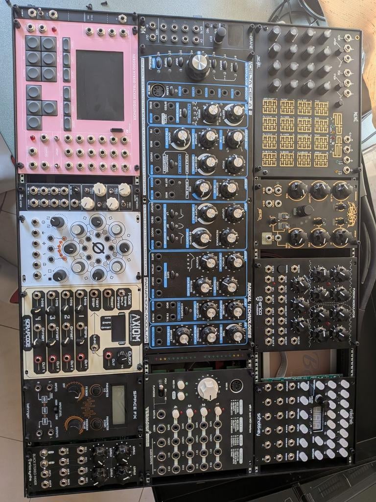Eurorack Case + 20tal modules, Ophalen of Verzenden, Zo goed als nieuw